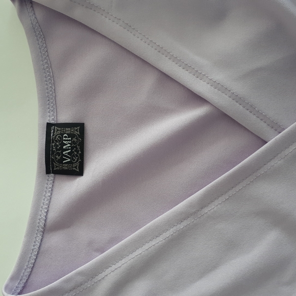 Women's Top - Picture 4 of 10